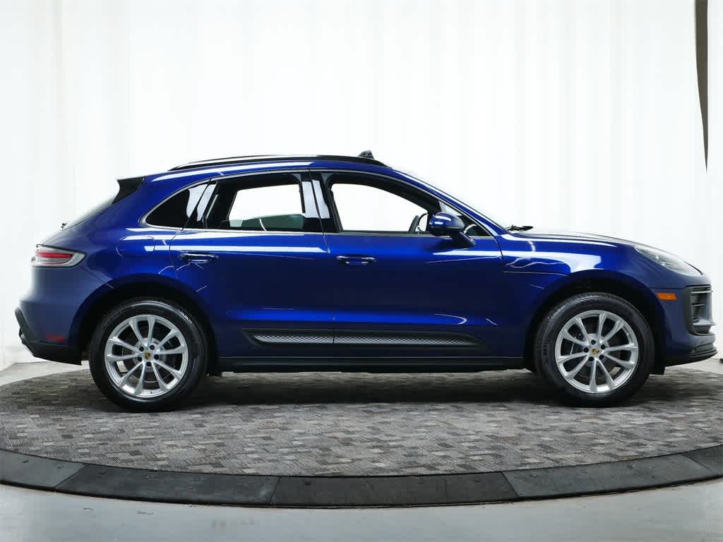 Thumbnail: 2025 Porsche Macan - 8