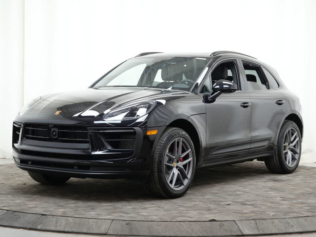Thumbnail: 2026 Porsche Macan - 1
