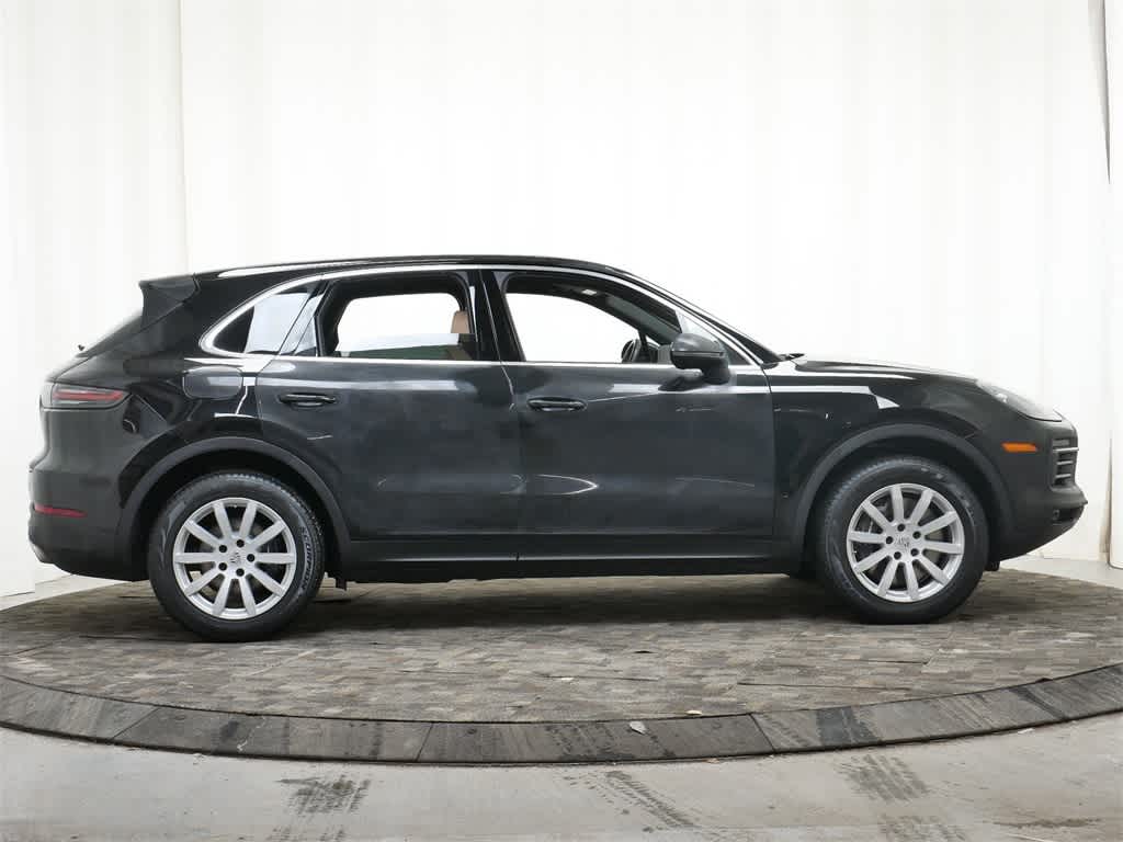 Thumbnail: 2023 Porsche Cayenne - 8