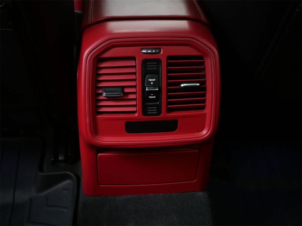 Thumbnail: 2015 Porsche Macan - 15