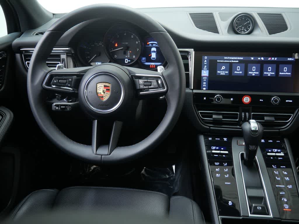 Thumbnail: 2025 Porsche Macan - 17