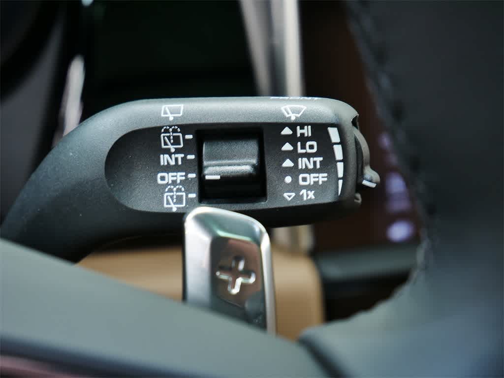 Thumbnail: 2026 Porsche Macan - 27