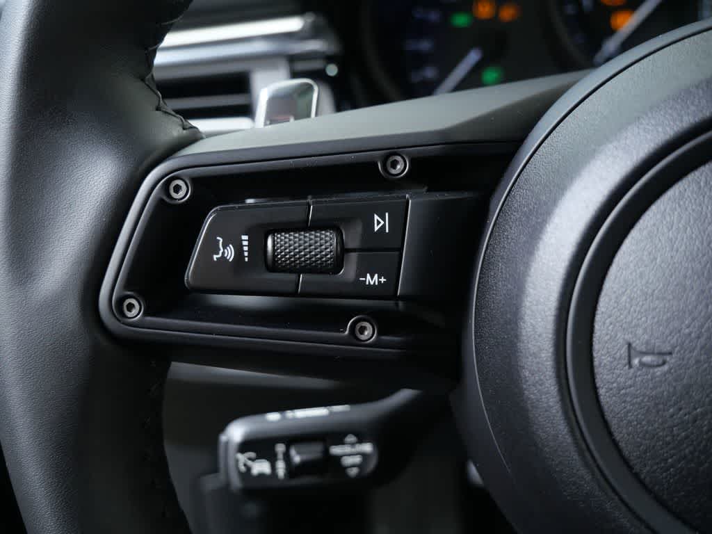 Thumbnail: 2025 Porsche Macan - 22