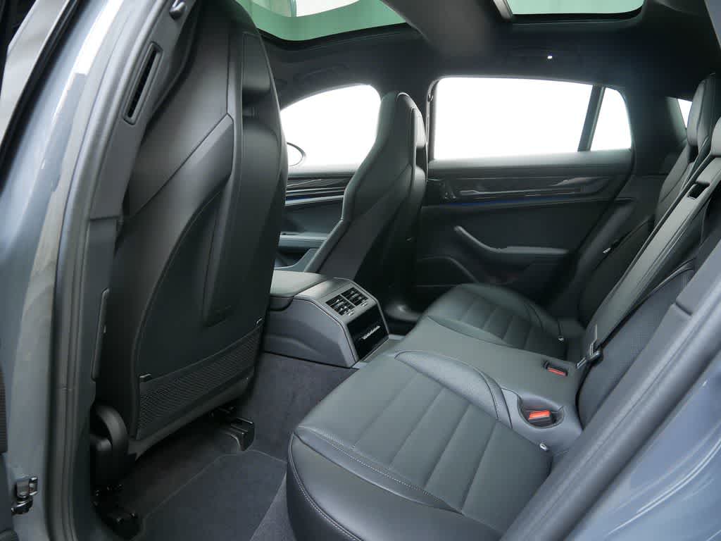 Thumbnail: 2026 Porsche Panamera - 13