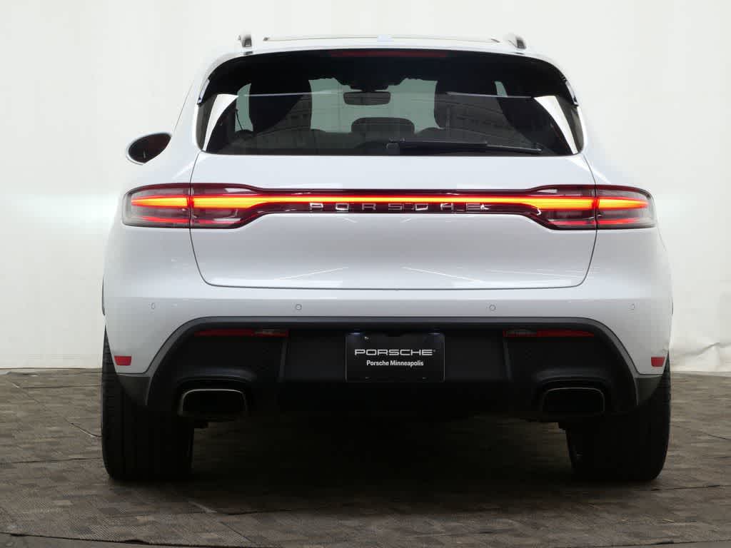 Thumbnail: 2022 Porsche Macan - 6