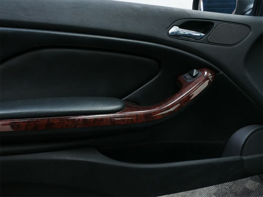Thumbnail: 2004 BMW 3 Series - 11