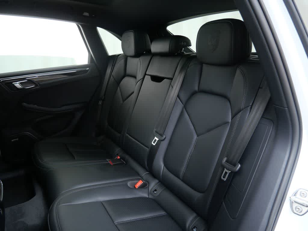 Thumbnail: 2026 Porsche Macan - 14