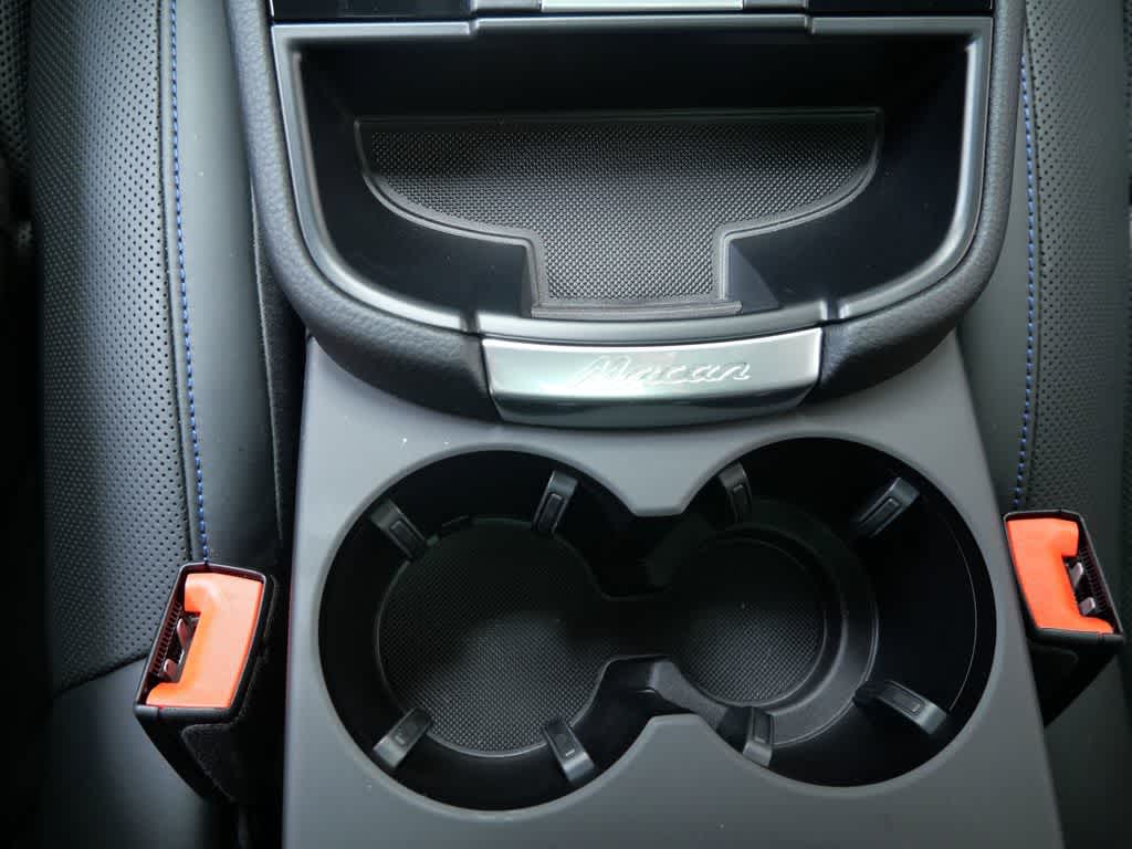 Thumbnail: 2023 Porsche Macan - 26