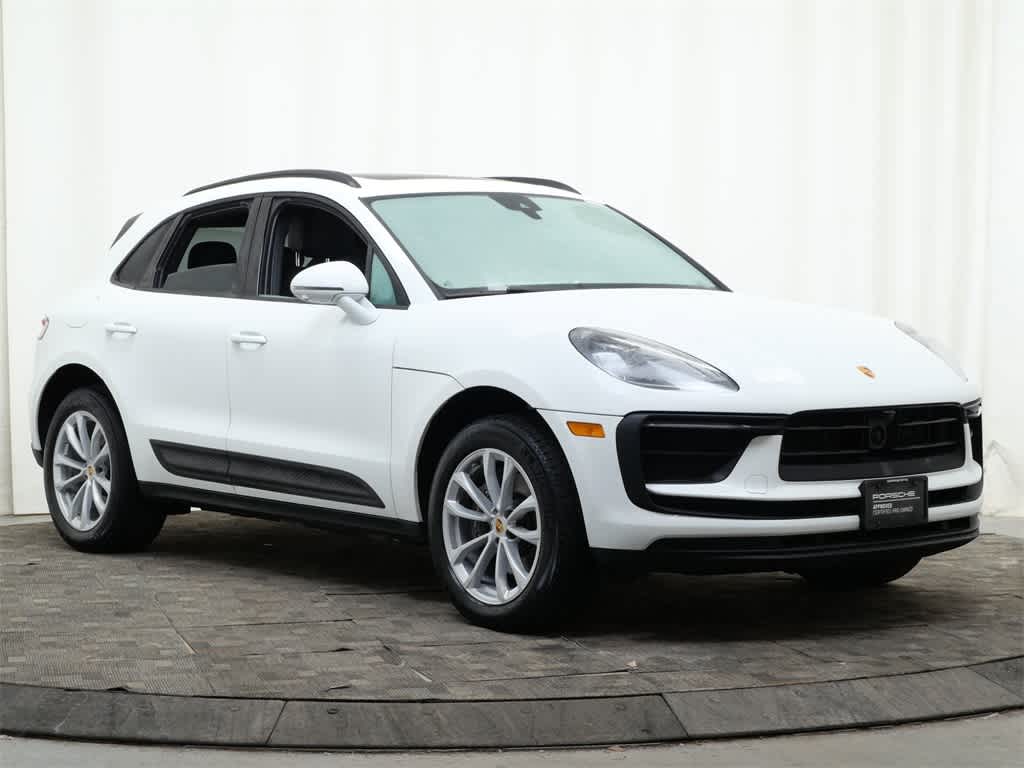 Thumbnail: 2025 Porsche Macan - 9