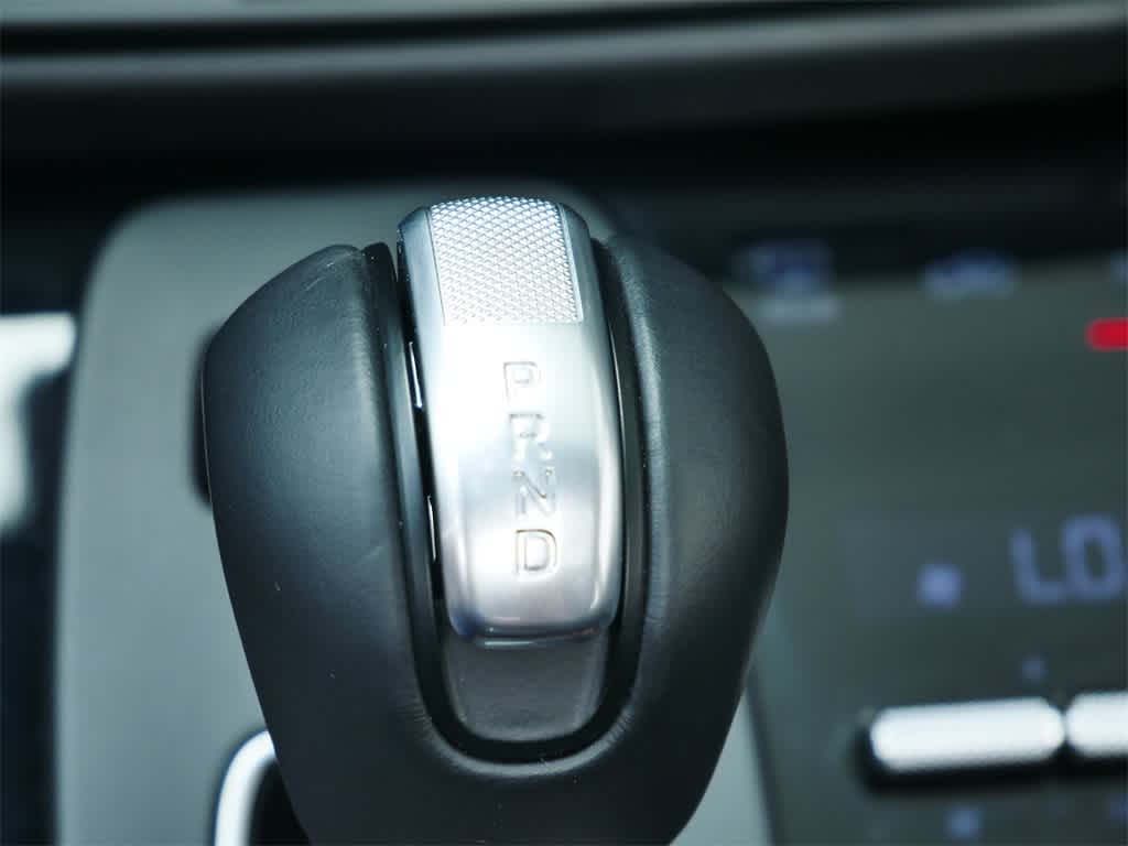 Thumbnail: 2024 Porsche Macan - 25