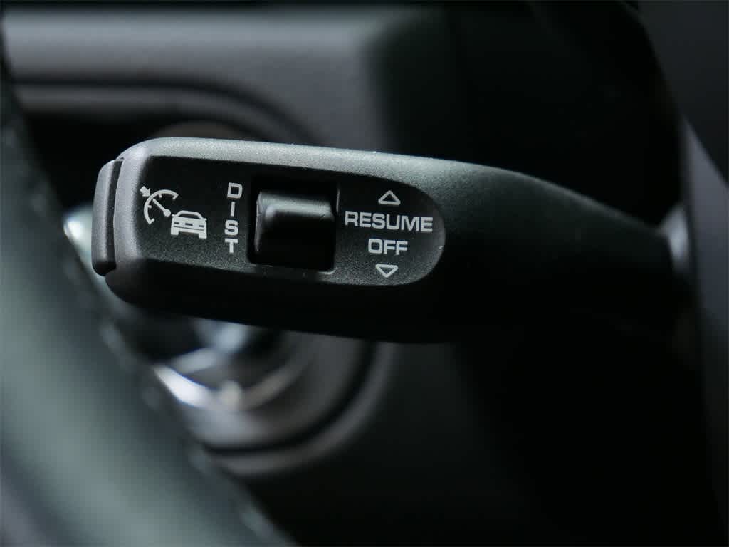 Thumbnail: 2025 Porsche Macan - 19