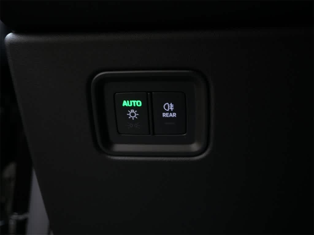 Thumbnail: 2026 Porsche Macan - 16