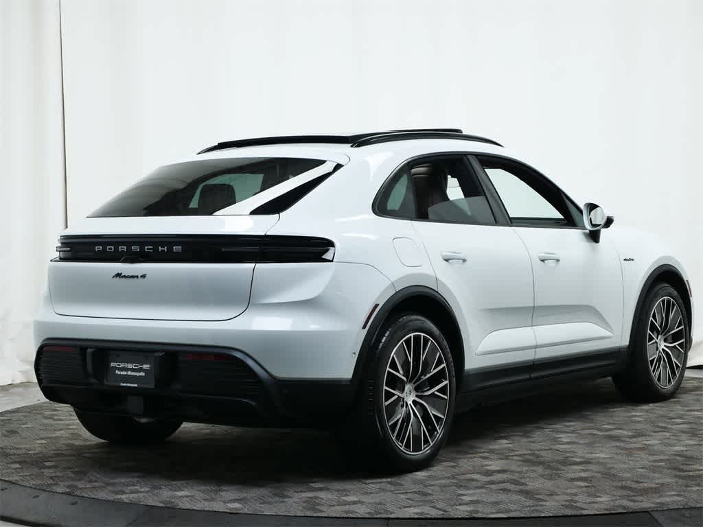 Thumbnail: 2025 Porsche Macan - 7