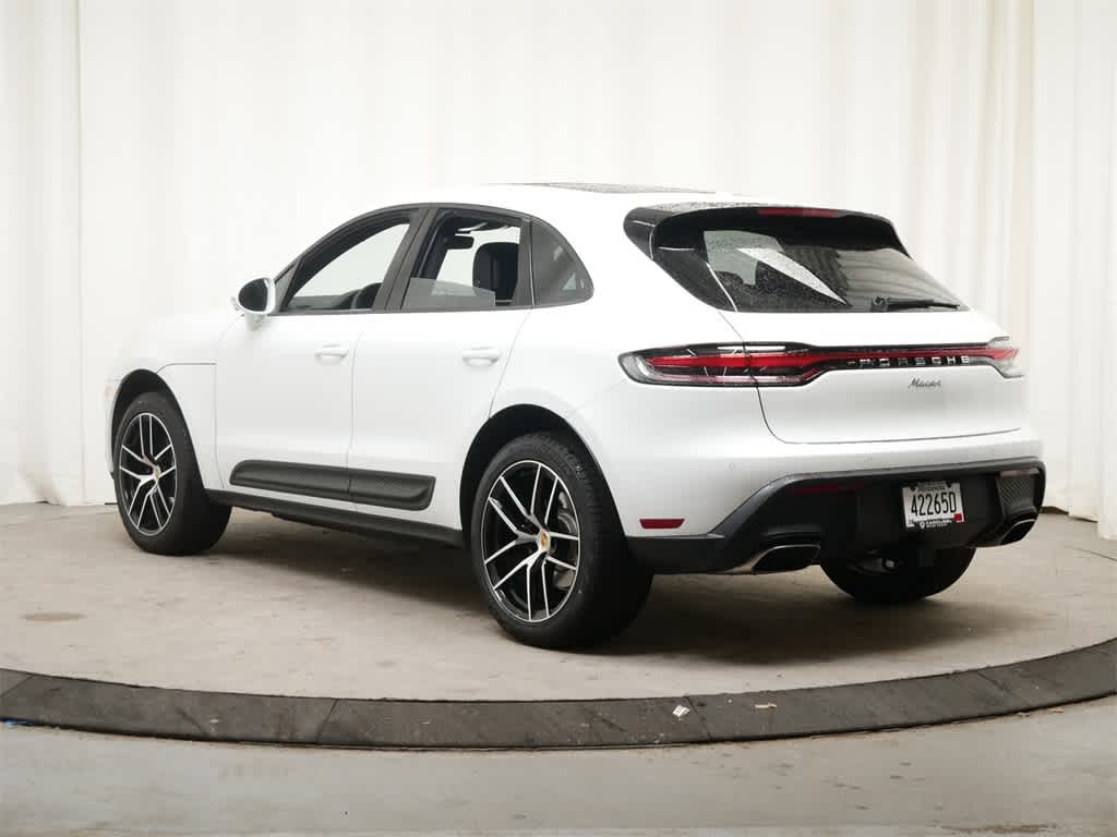 Thumbnail: 2025 Porsche Macan - 3