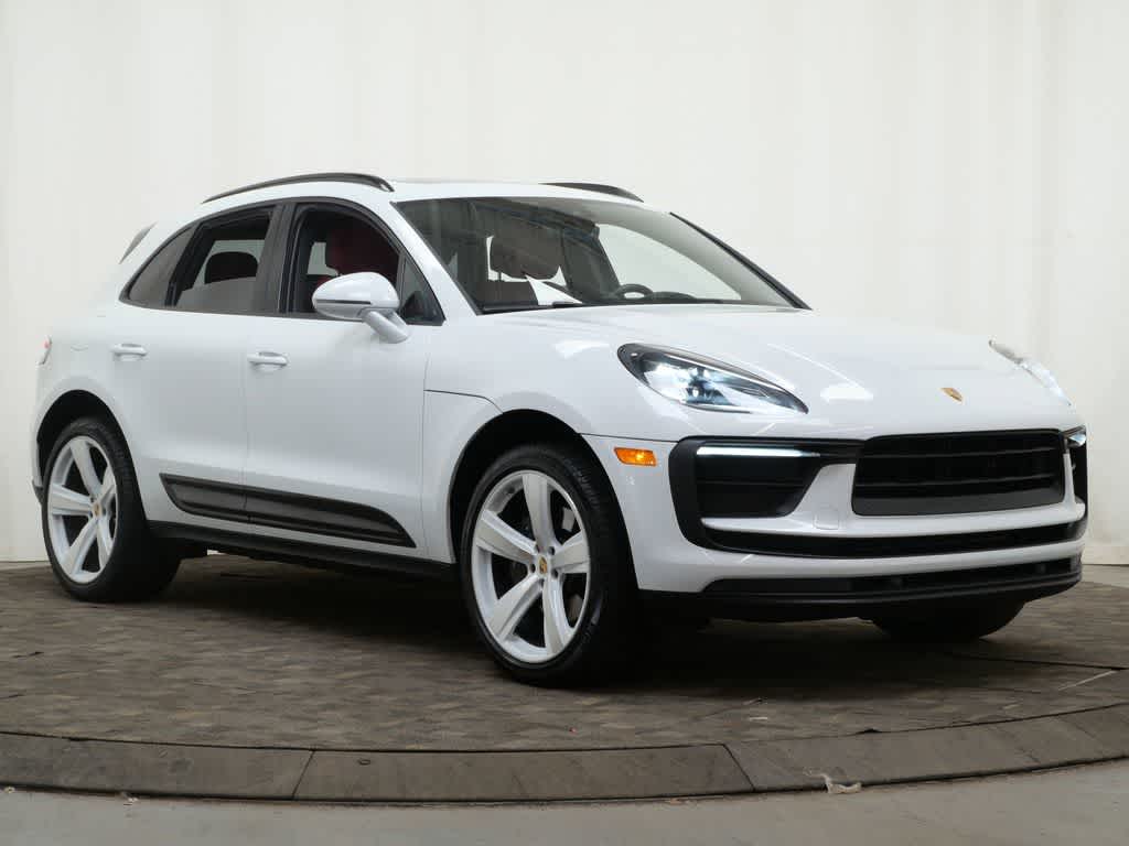 Thumbnail: 2022 Porsche Macan - 9