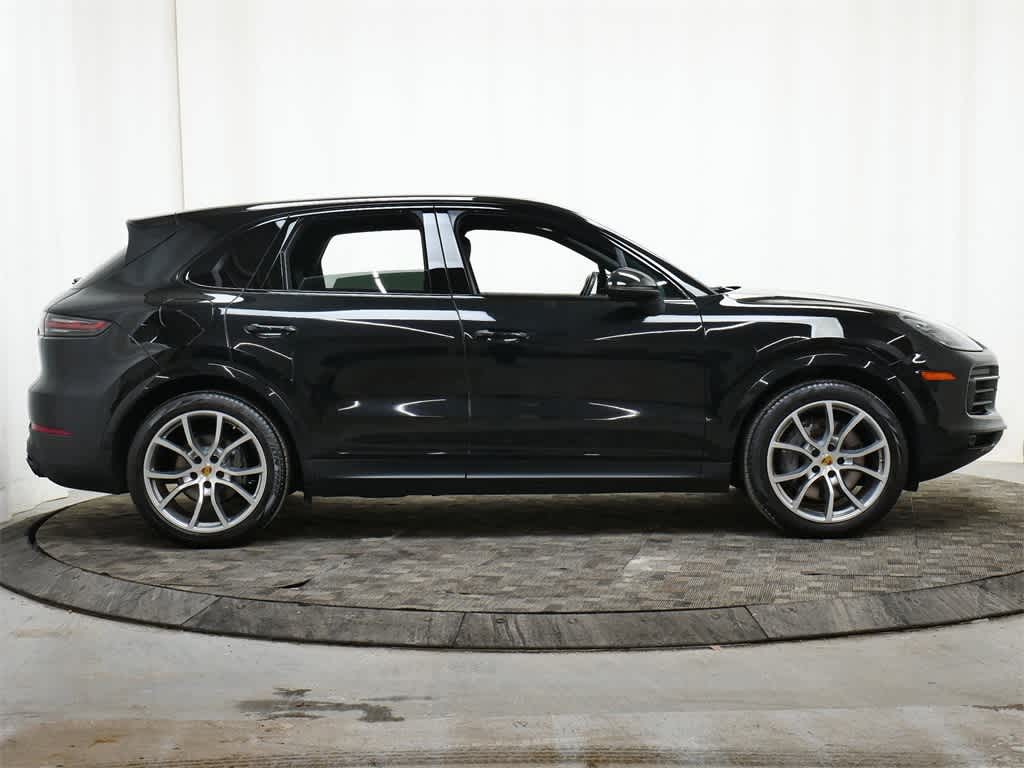 Thumbnail: 2023 Porsche Cayenne - 8