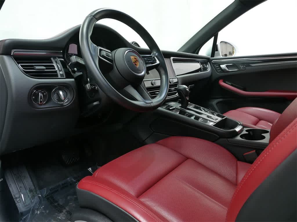 Thumbnail: 2023 Porsche Macan - 4
