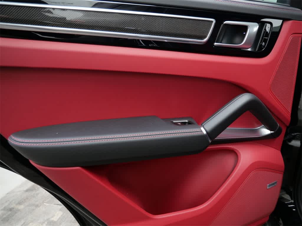 Thumbnail: 2021 Porsche Cayenne - 14