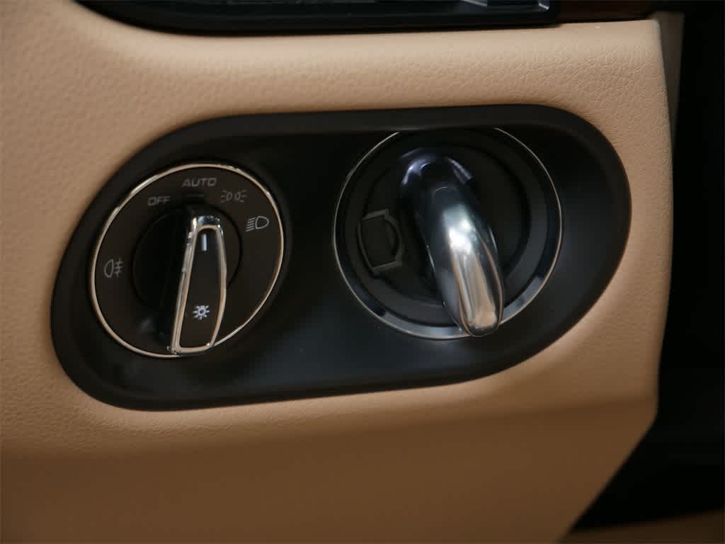 Thumbnail: 2023 Porsche Macan - 18