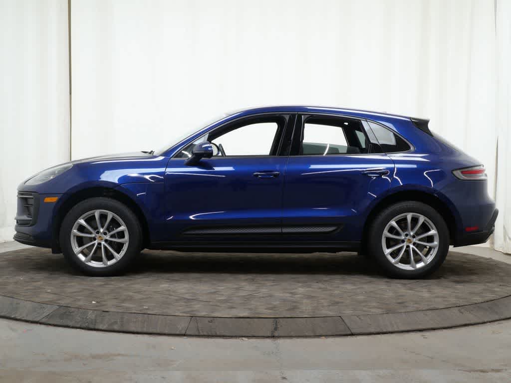 Thumbnail: 2025 Porsche Macan - 2