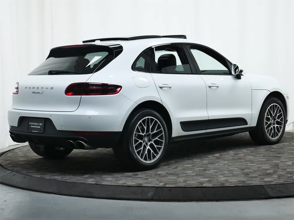 Thumbnail: 2016 Porsche Macan - 7