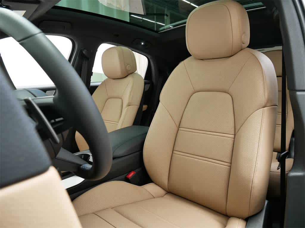 Thumbnail: 2026 Porsche Cayenne - 5