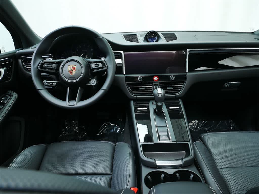 Thumbnail: 2025 Porsche Macan - 16