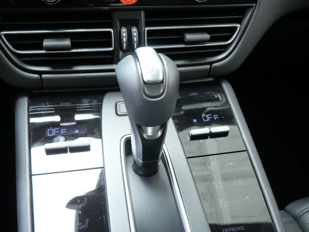 Thumbnail: 2025 Porsche Macan - 19