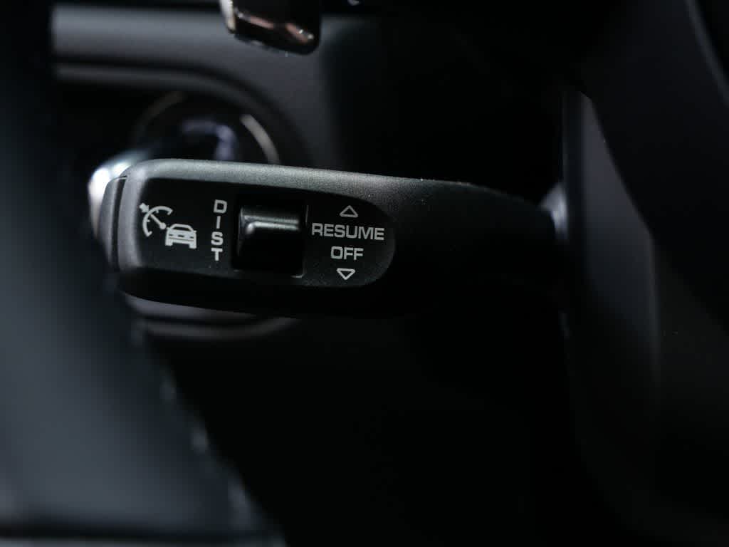 Thumbnail: 2025 Porsche Macan - 19