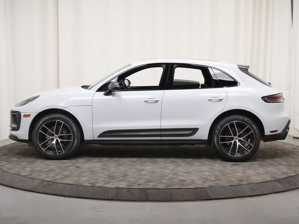 Thumbnail: 2023 Porsche Macan - 2