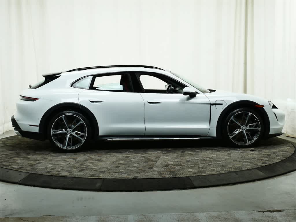 Thumbnail: 2022 Porsche Taycan - 8