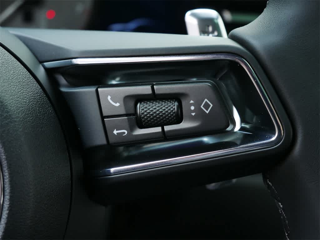 Thumbnail: 2026 Porsche Macan - 20