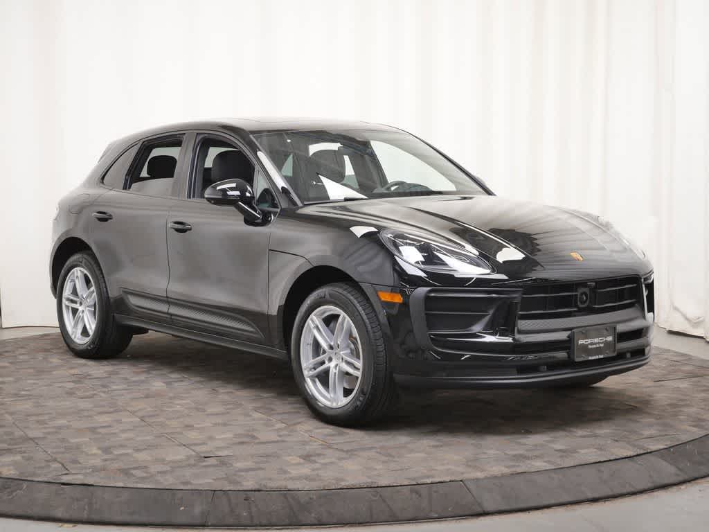 Thumbnail: 2025 Porsche Macan - 9