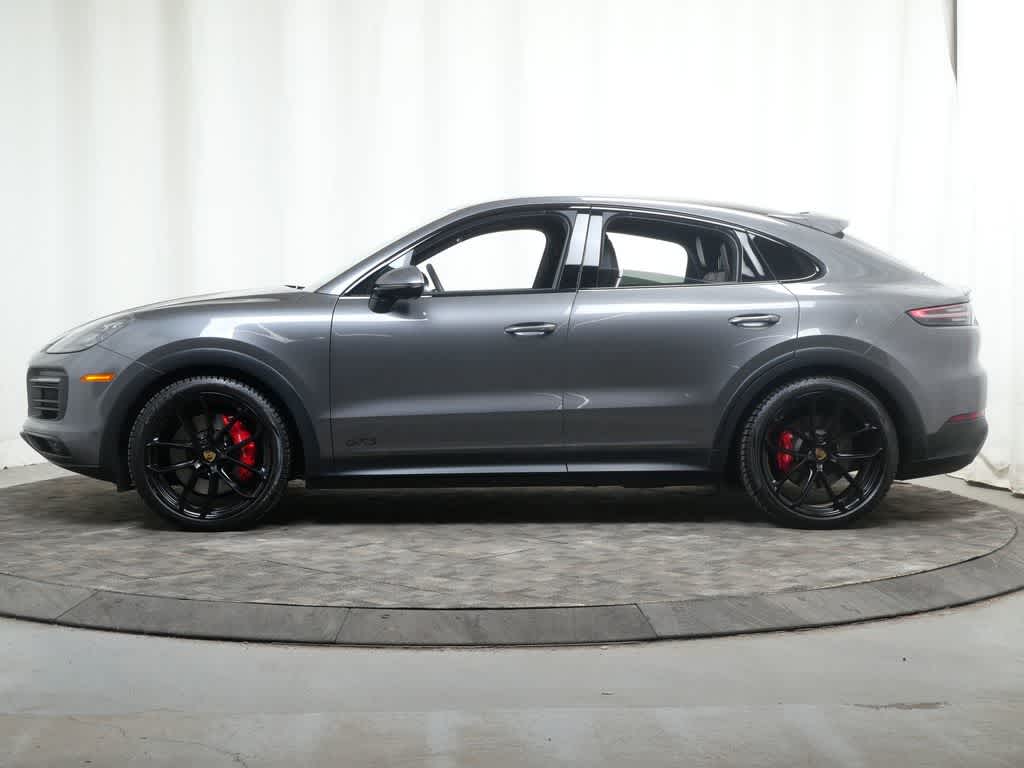 Thumbnail: 2021 Porsche Cayenne - 2