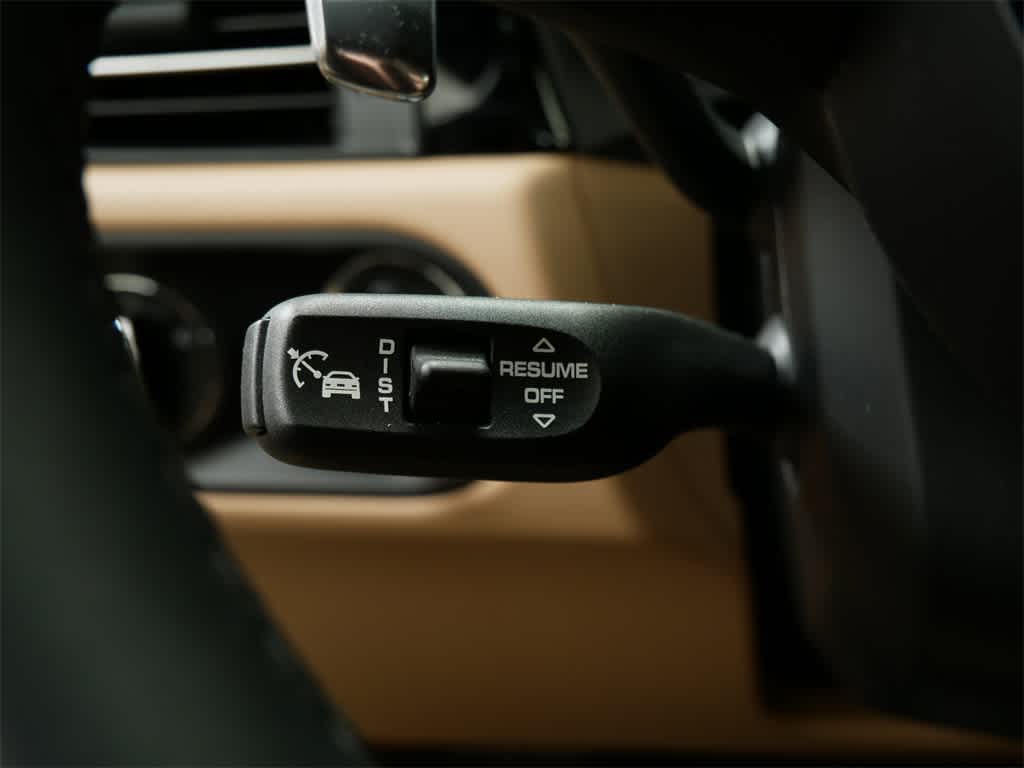 Thumbnail: 2025 Porsche Macan - 19