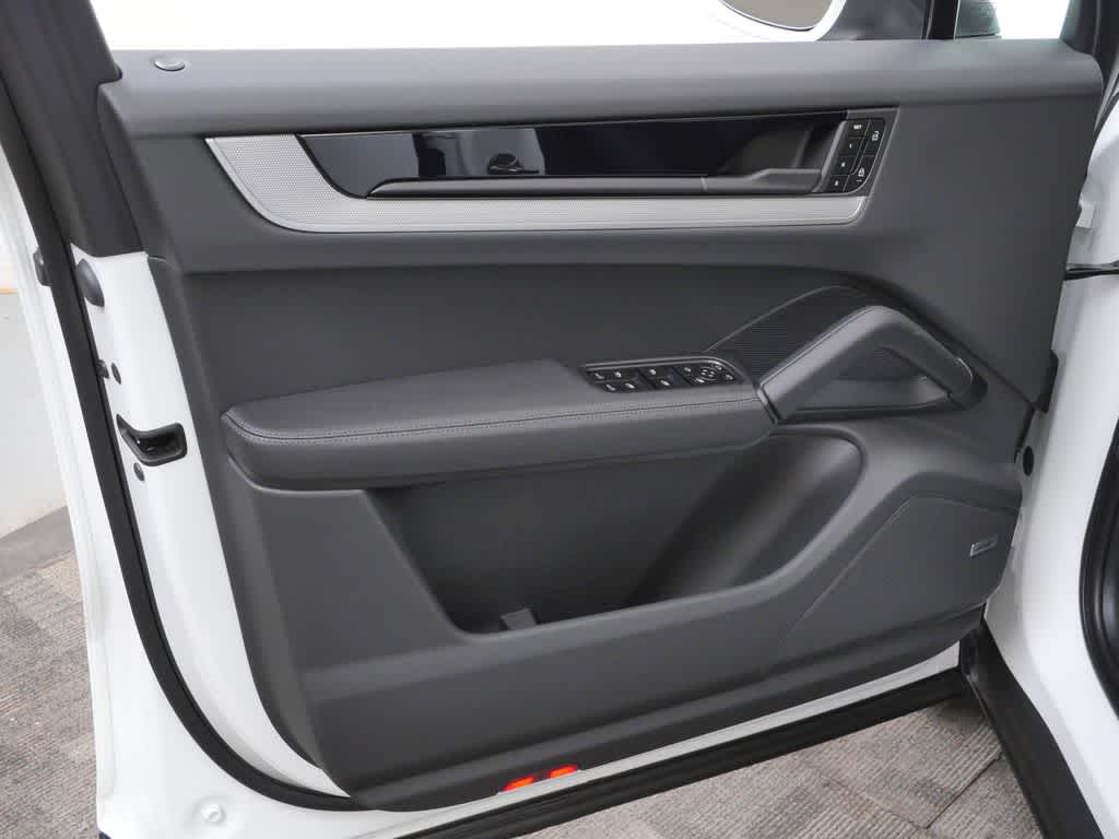 Thumbnail: 2026 Porsche Cayenne - 11