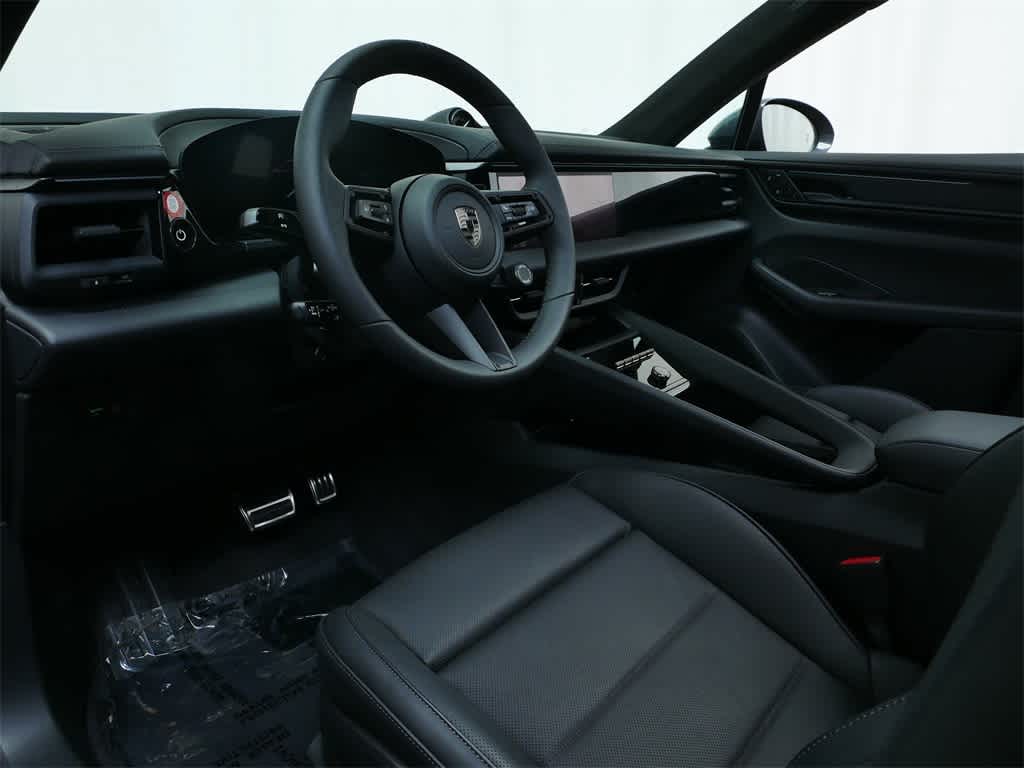 Thumbnail: 2025 Porsche Macan - 4