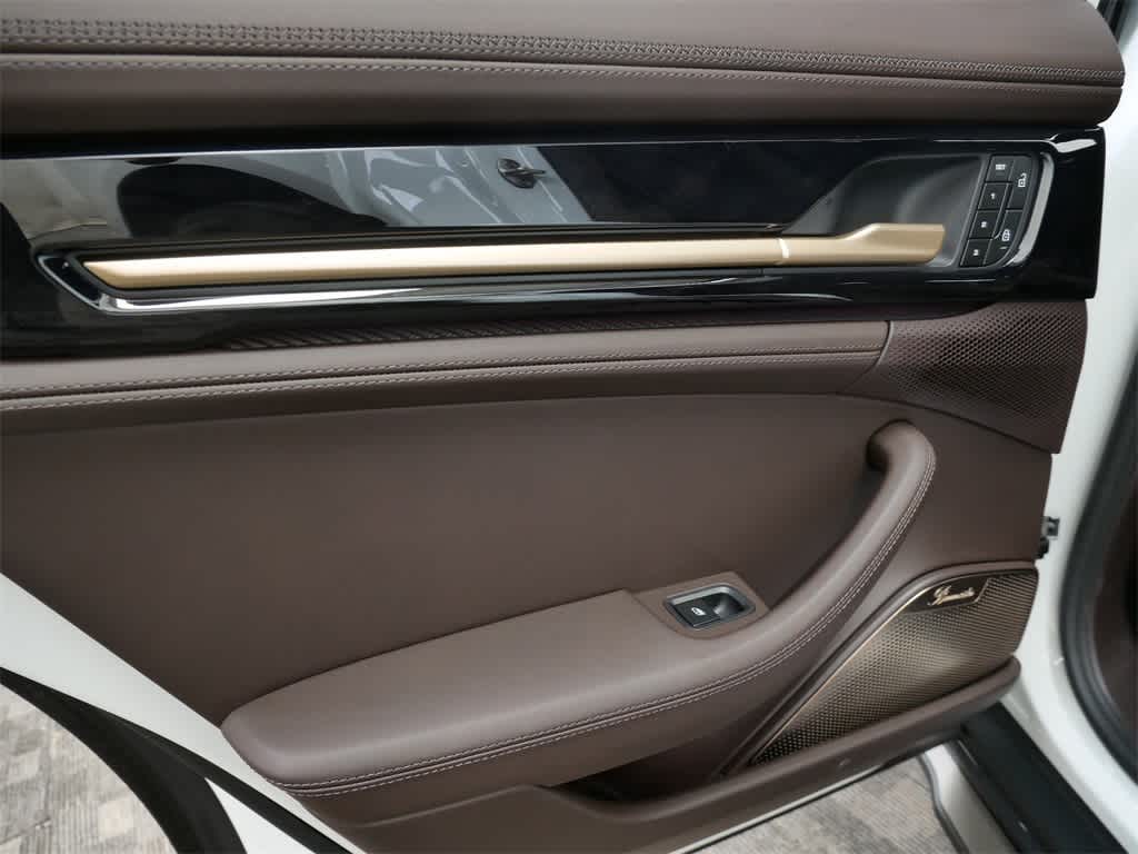 Thumbnail: 2025 Porsche Panamera - 15