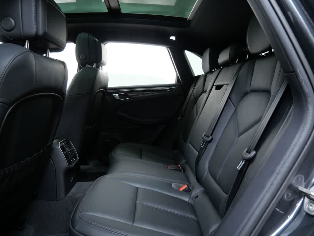 Thumbnail: 2026 Porsche Macan - 13