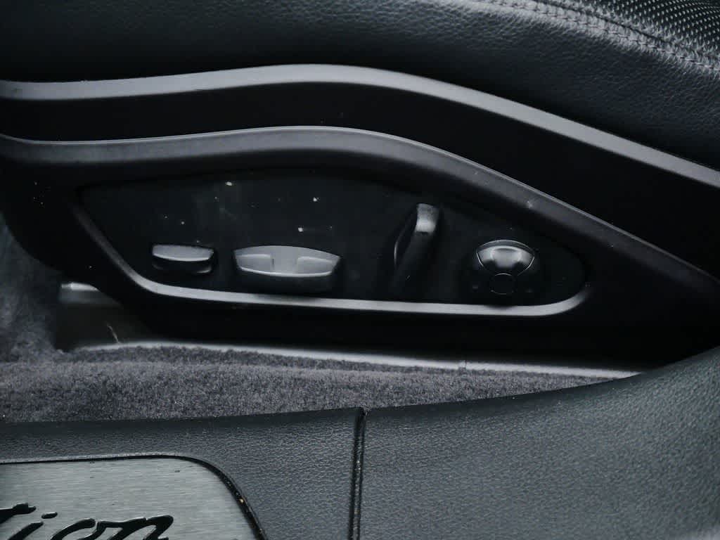 Thumbnail: 2023 Porsche Panamera - 12