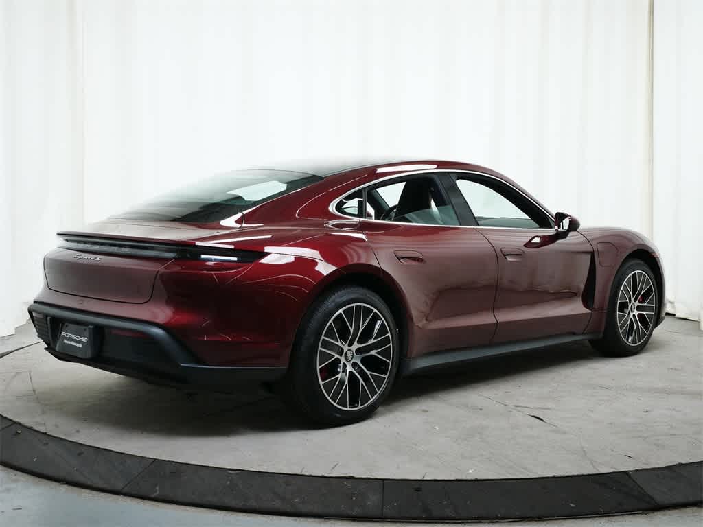 Thumbnail: 2022 Porsche Taycan - 7
