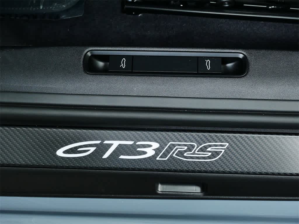 Thumbnail: 2025 Porsche 911 - 13
