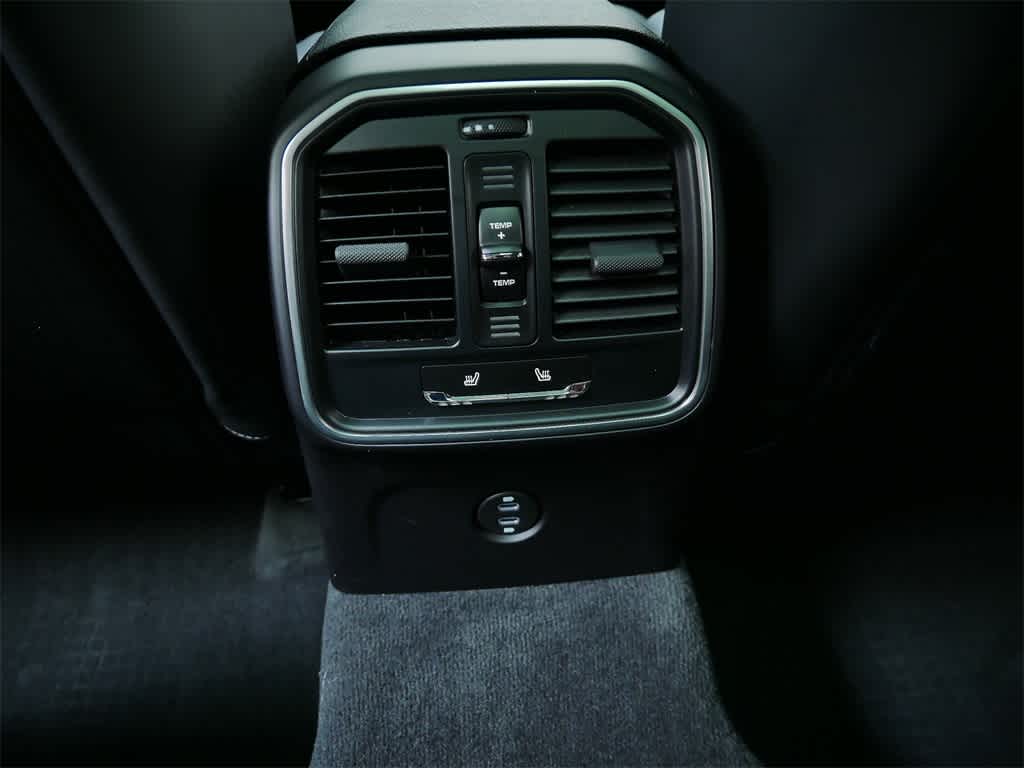 Thumbnail: 2025 Porsche Macan - 15