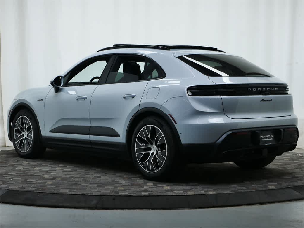 Thumbnail: 2025 Porsche Macan - 3