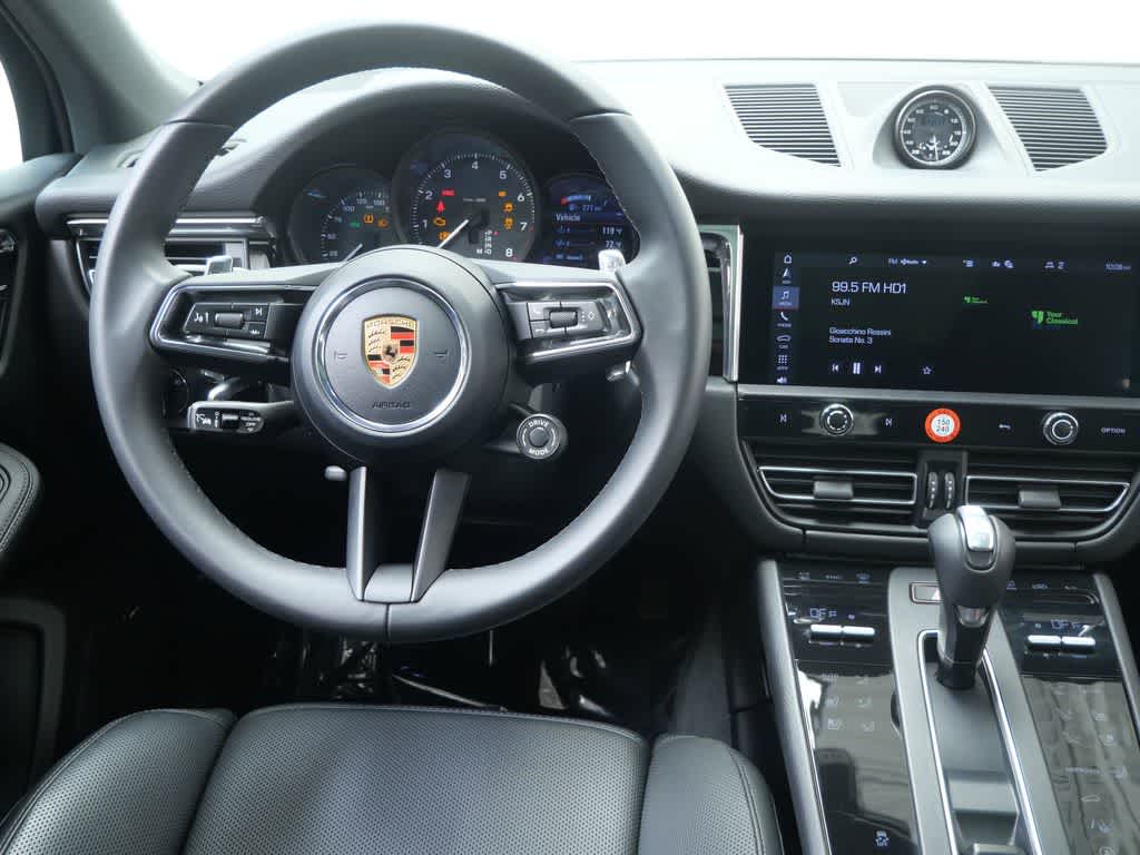 Thumbnail: 2026 Porsche Macan - 15