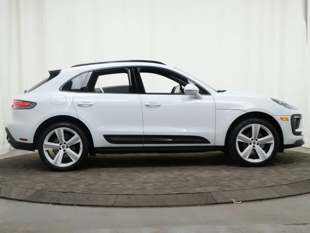 Thumbnail: 2022 Porsche Macan - 8