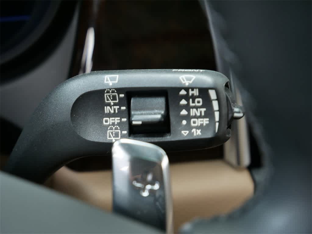 Thumbnail: 2023 Porsche Macan - 23