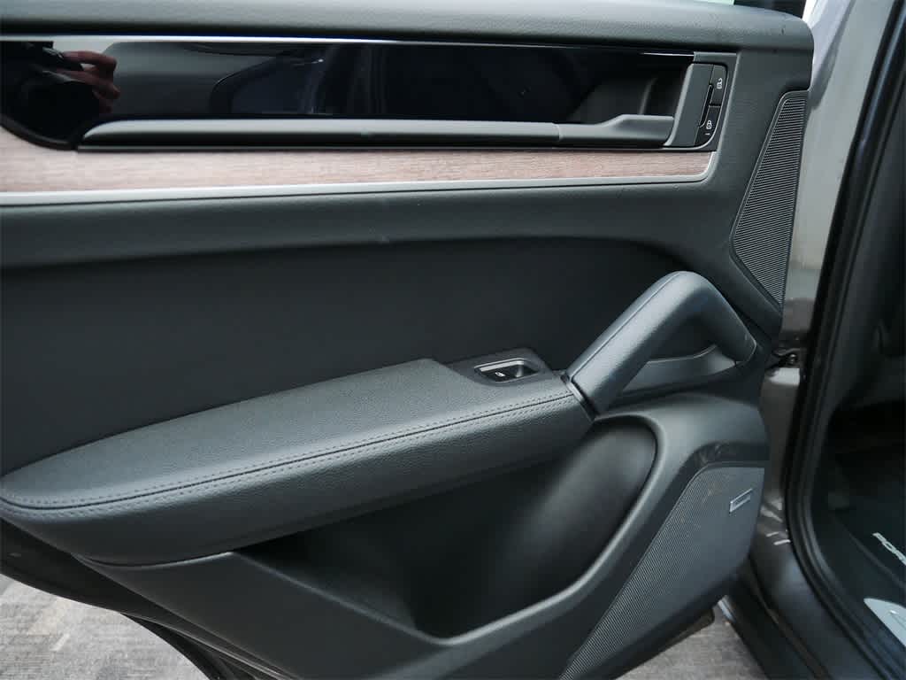 Thumbnail: 2025 Porsche Cayenne - 14