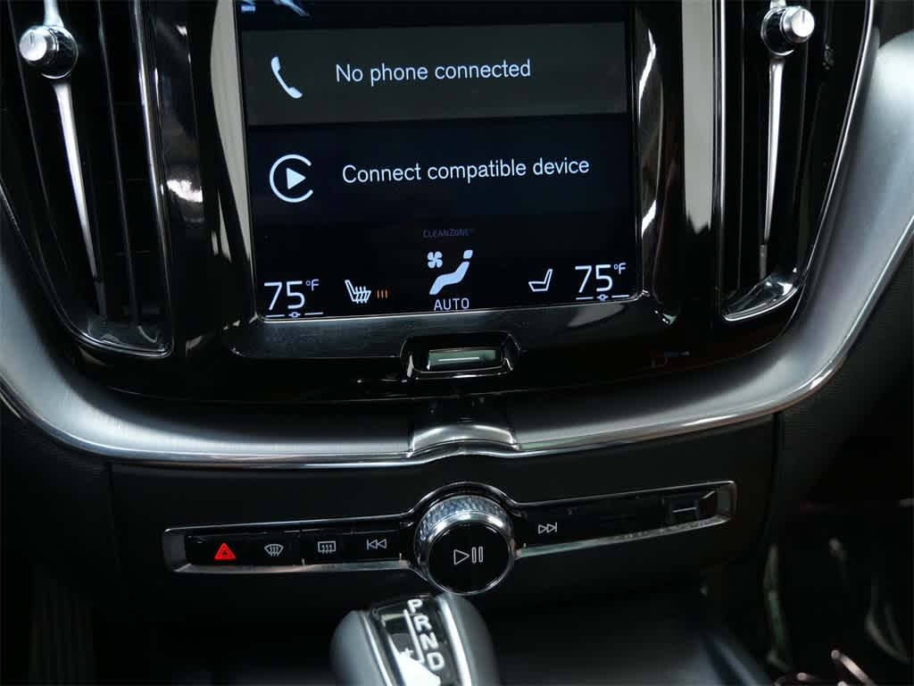 Thumbnail: 2018 Volvo XC60 - 24