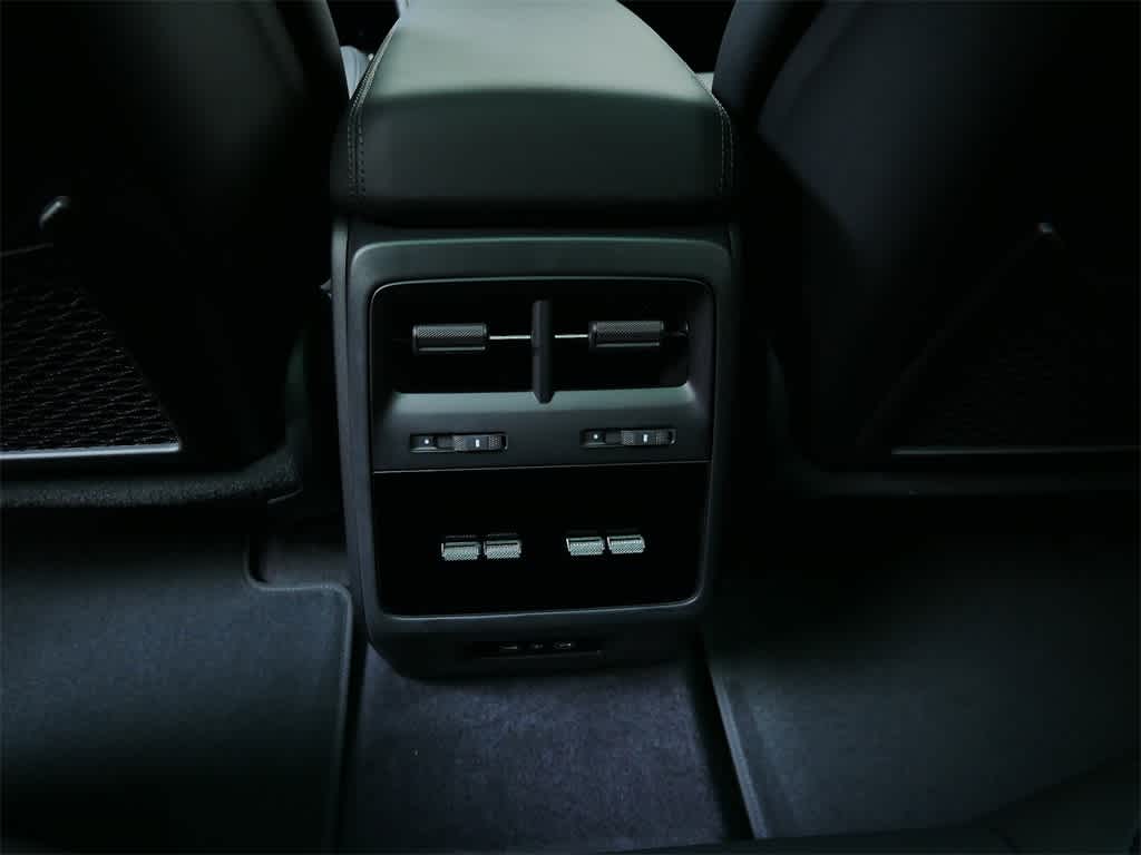 Thumbnail: 2025 Porsche Macan - 15